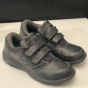 NEW BALANCE WW 813H WOMEN’S BLACK LEATHER WALKING SHOE DUAL STRAPS US SIZE 7.5